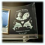 �����j���̃v���[���g�ɂ͎���G�𒤍������K���X�t�H�g�t���[���i�K���X�ʐ^���āj�����X�X���E�E�E