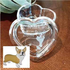犬のイラストはガラス小物入れに彫刻した高級感ある逸品
