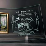 結婚祝いに心のこもった手書きのガラスフォトフレーム（写真立て）が人気・・・